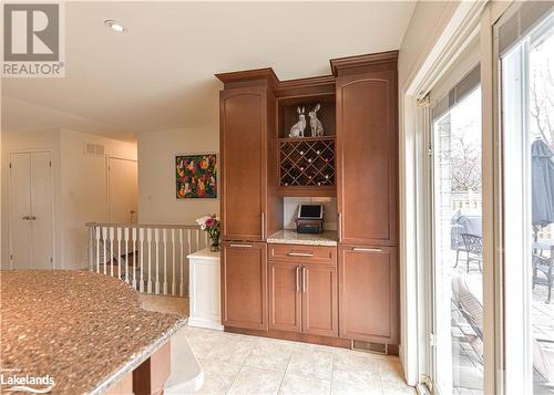 472 Ferndale Drive N, Barrie, ON - Indoor Photo Showing Kitchen With Upgraded Kitchen