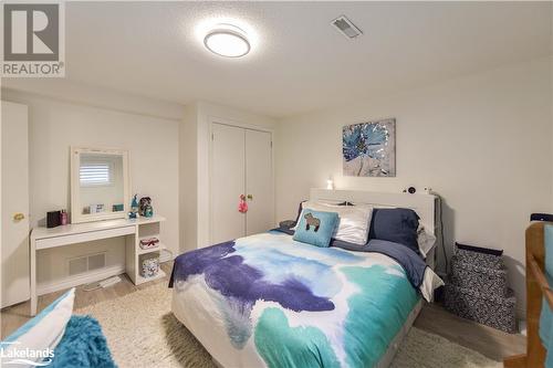 472 Ferndale Drive N, Barrie, ON - Indoor Photo Showing Bedroom