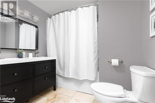 93 Ontario Street, Bracebridge, ON - Indoor Photo Showing Bathroom