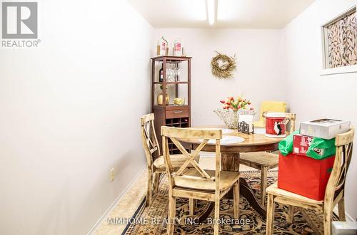 72 Maple Grove Ave, Richmond Hill, ON - Indoor Photo Showing Dining Room