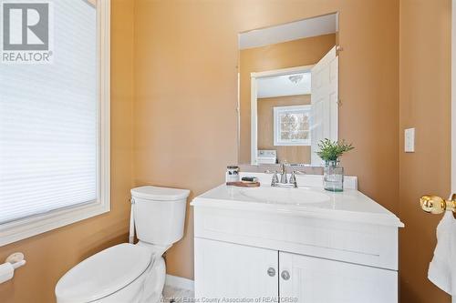 494 County Road 34 West, Kingsville, ON - Indoor Photo Showing Bathroom