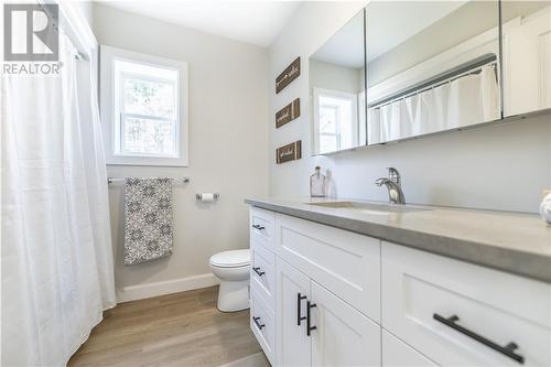 Bathroom - 544 Marsh Road, Pembroke, ON - Indoor Photo Showing Bathroom