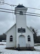 Seasonal church within walking distance - 
