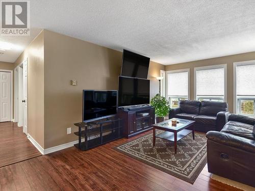 820 Laurier Boulevard Unit#217, Brockville, ON - Indoor Photo Showing Living Room