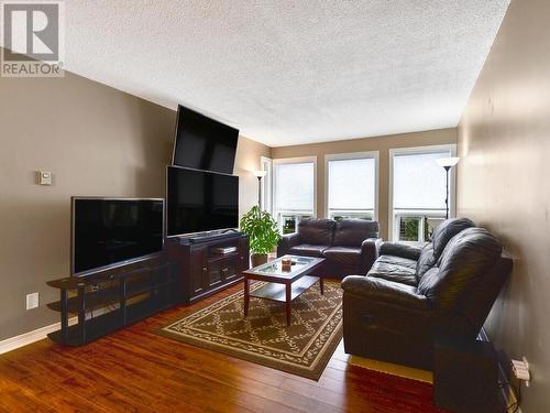 820 Laurier Boulevard Unit#217, Brockville, ON - Indoor Photo Showing Living Room