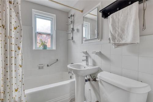 137 Emerald Street S|Unit #17, Hamilton, ON - Indoor Photo Showing Bathroom