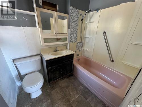 504 Highway Avenue E, Preeceville, SK - Indoor Photo Showing Bathroom