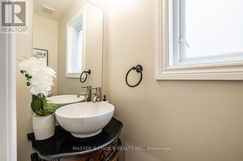 283 Apple Blossom Dr, Vaughan, ON - Indoor Photo Showing Bathroom