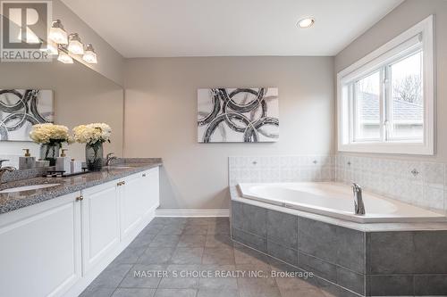 283 Apple Blossom Dr, Vaughan, ON - Indoor Photo Showing Bathroom