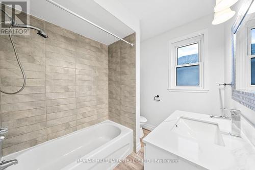 871 Upper Wellington St E, Hamilton, ON - Indoor Photo Showing Bathroom