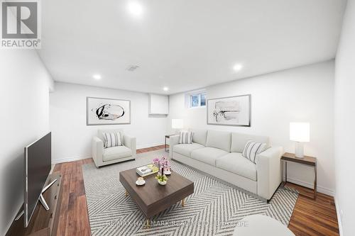 871 Upper Wellington Street E, Hamilton, ON - Indoor Photo Showing Living Room