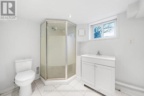 871 Upper Wellington Street E, Hamilton, ON - Indoor Photo Showing Bathroom