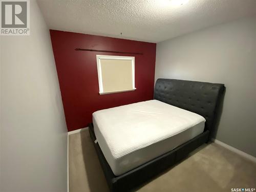 310 3Rd Avenue Nw, Swift Current, SK - Indoor Photo Showing Bedroom