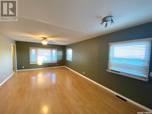 310 3Rd Avenue Nw, Swift Current, SK - Indoor Photo Showing Other Room