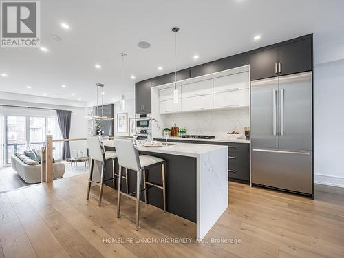 196 Audrey Avenue, Toronto (Birchcliffe-Cliffside), ON - Indoor Photo Showing Kitchen With Upgraded Kitchen