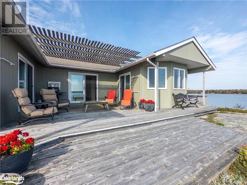 Large front deck - 278 Island C, Carling, ON - Outdoor