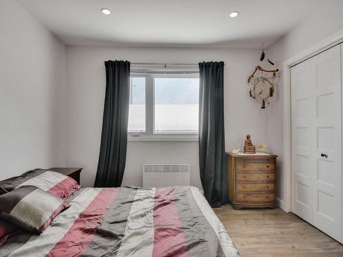 Bedroom - 1532 Rue Cantin, Québec (Sainte-Foy/Sillery/Cap-Rouge), QC - Indoor Photo Showing Bedroom