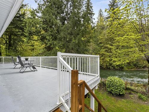 7996 Greendale Rd, Lake Cowichan, BC - Outdoor With Deck Patio Veranda