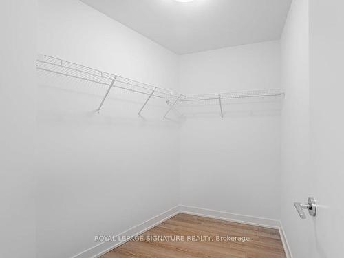 215-250 Lawrence Ave W, Toronto, ON - Indoor With Storage
