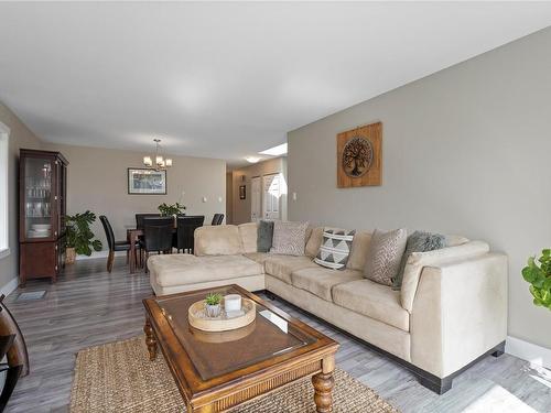 1782 Latimer Rd, Nanaimo, BC - Indoor Photo Showing Living Room