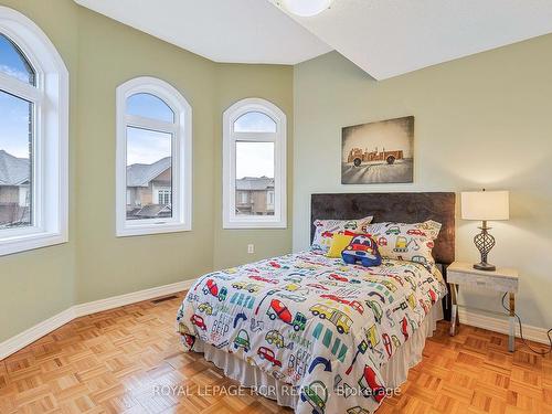 83 Longwood Ave, Richmond Hill, ON - Indoor Photo Showing Bedroom