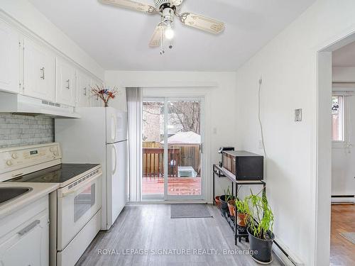 9-2380 Bromsgrove Rd, Mississauga, ON - Indoor Photo Showing Kitchen