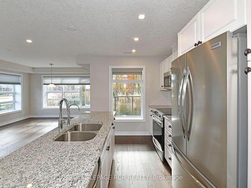 107-105 Spencer Ave, Orangeville, ON - Indoor Photo Showing Kitchen With Double Sink With Upgraded Kitchen