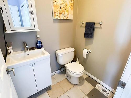 9 Pugsley Street, Red Lake, ON - Indoor Photo Showing Bathroom
