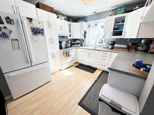 9 Pugsley Street, Red Lake, ON - Indoor Photo Showing Kitchen