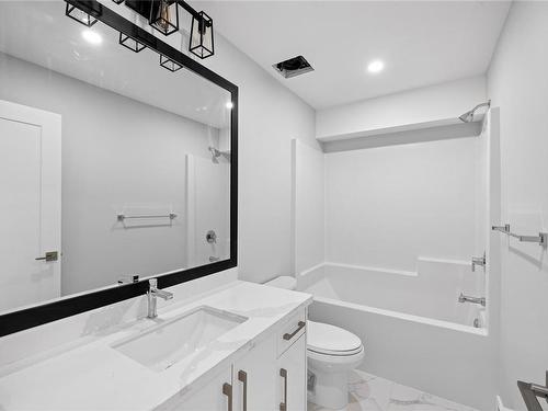 6106 Cottam Rd, Port Alberni, BC - Indoor Photo Showing Bathroom