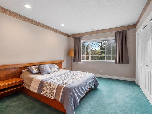 4373 Wildflower Lane, Saanich, BC - Indoor Photo Showing Bedroom