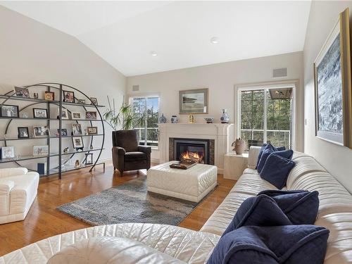 4373 Wildflower Lane, Saanich, BC - Indoor Photo Showing Living Room With Fireplace