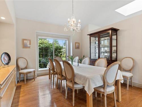 4373 Wildflower Lane, Saanich, BC - Indoor Photo Showing Dining Room