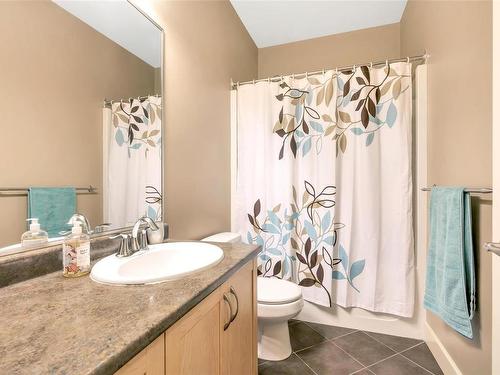 19-551 Bezanton Way, Colwood, BC - Indoor Photo Showing Bathroom