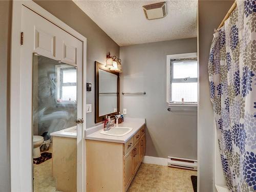 204-1908 Bowen Rd, Nanaimo, BC - Indoor Photo Showing Bathroom
