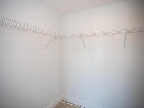 105-340 2Nd Ave, Ladysmith, BC - Indoor With Storage