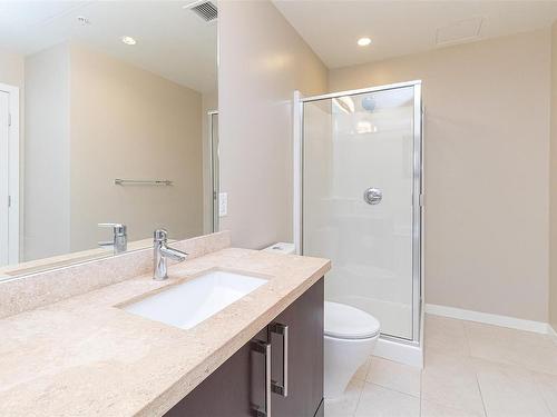 1005-379 Tyee Rd, Victoria, BC - Indoor Photo Showing Bathroom