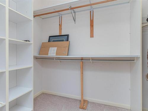 1125 Miraloma Dr, Qualicum Beach, BC - Indoor With Storage