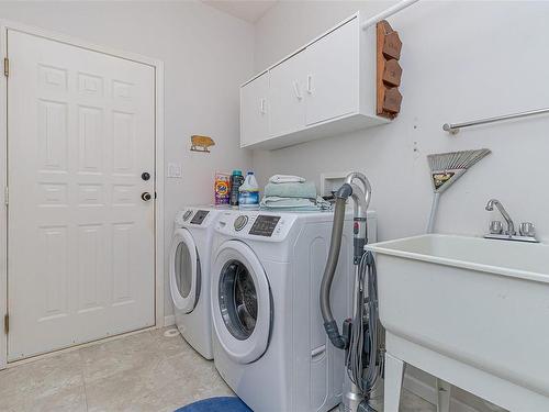 1125 Miraloma Dr, Qualicum Beach, BC - Indoor Photo Showing Laundry Room