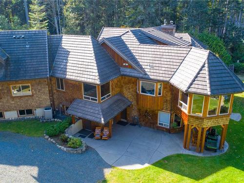 5151 Island Hwy West, Qualicum Beach, BC - Outdoor