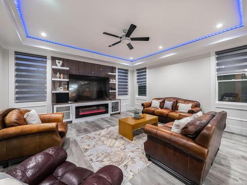 6118 Cottam Rd, Port Alberni, BC - Indoor Photo Showing Living Room