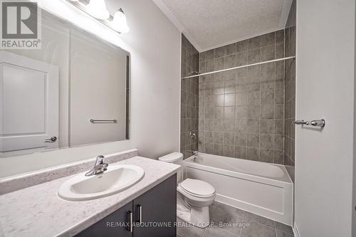 #27 -25 Isherwood Ave, Cambridge, ON - Indoor Photo Showing Bathroom