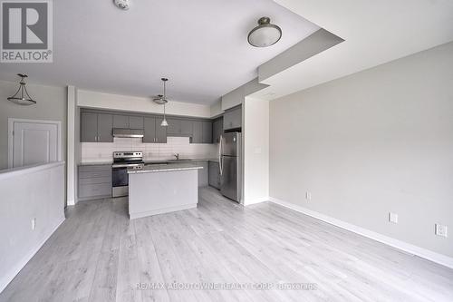 #27 -25 Isherwood Ave, Cambridge, ON - Indoor Photo Showing Kitchen With Stainless Steel Kitchen