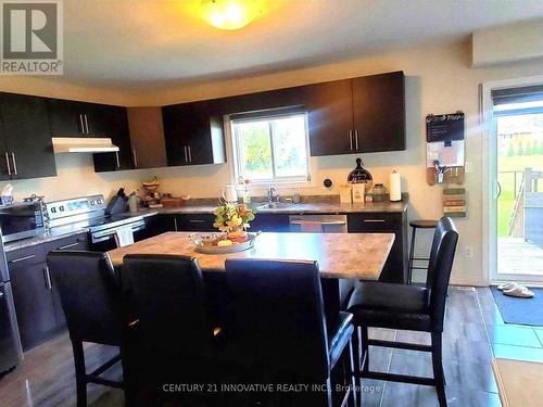 6361 Sam Iorfida Drive, Niagara Falls, ON - Indoor Photo Showing Kitchen With Double Sink