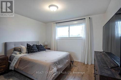 24 Madison St, Fort Erie, ON - Indoor Photo Showing Bedroom
