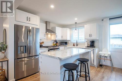 24 Madison St, Fort Erie, ON - Indoor Photo Showing Kitchen With Upgraded Kitchen