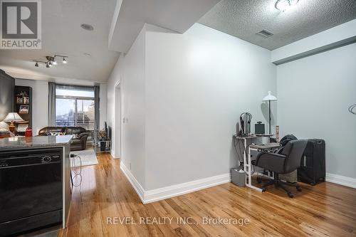 #101 -1060 Sheppard Ave W, Toronto, ON - Indoor Photo Showing Office