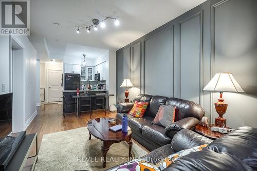 #101 -1060 Sheppard Ave W, Toronto, ON - Indoor Photo Showing Living Room