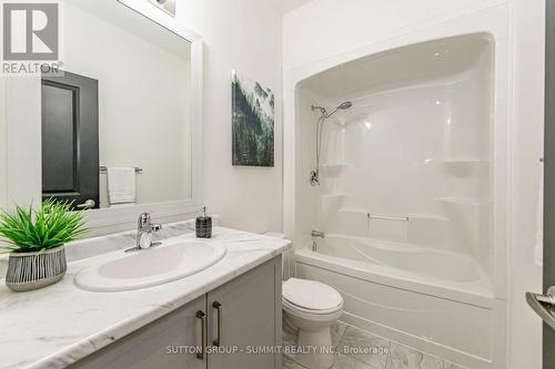 176 Queen Street, Fort Erie, ON - Indoor Photo Showing Bathroom