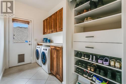 654 Dougherty Avenue, Kelowna, BC - Indoor Photo Showing Laundry Room
